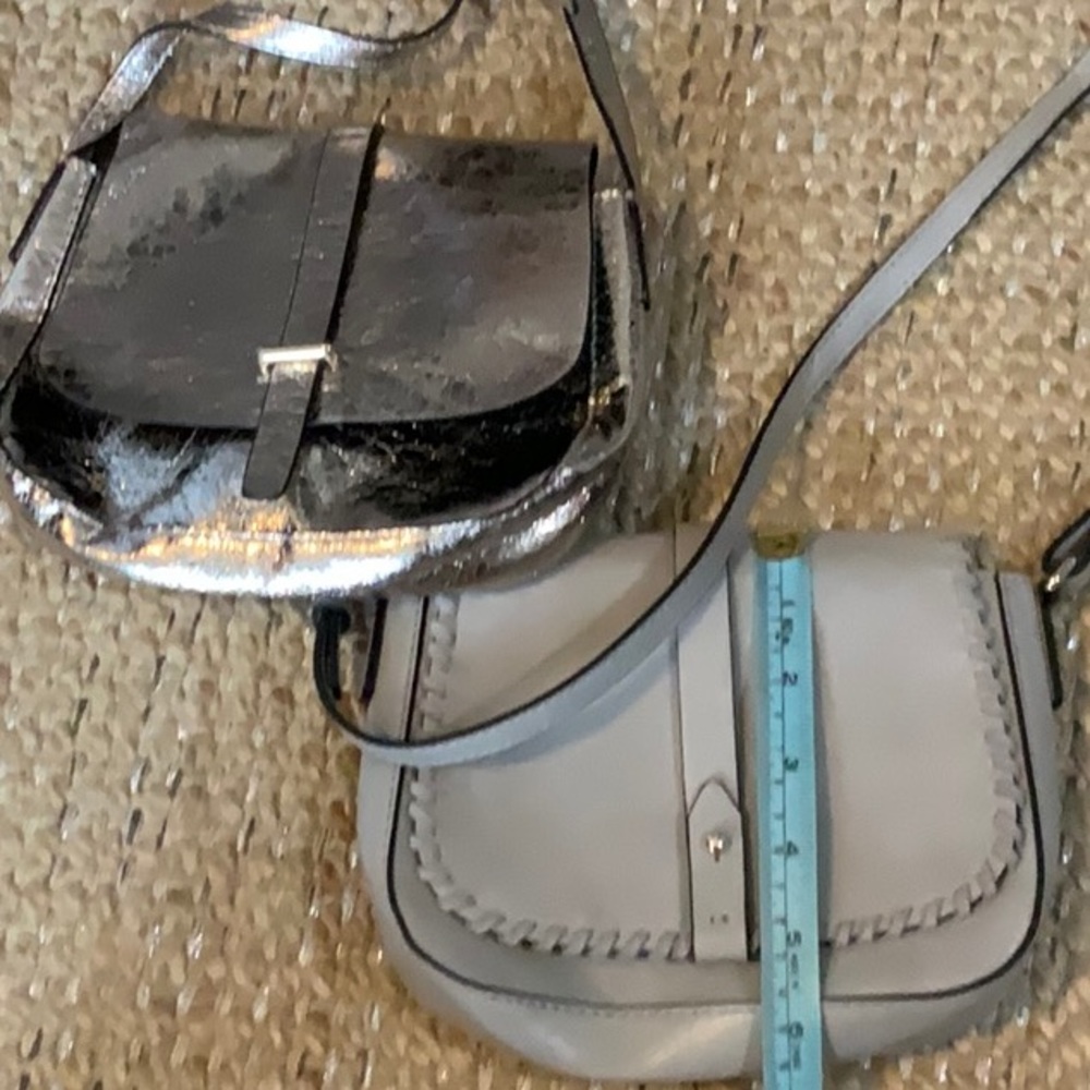 🌟🌟🎉🎉2 purses for ONE PRICE; small from GAP!